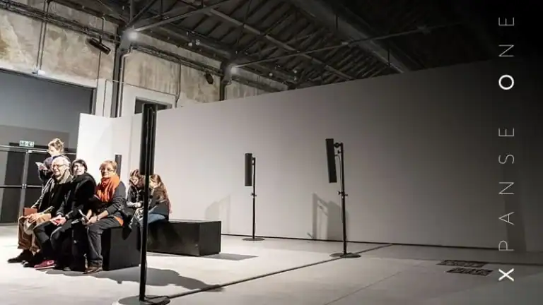 Design minimalista ispirato al silenzio e alla luce