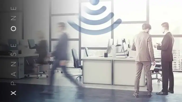 Ufficio con sound masking, sistemi audio integrati per privacy e comfort