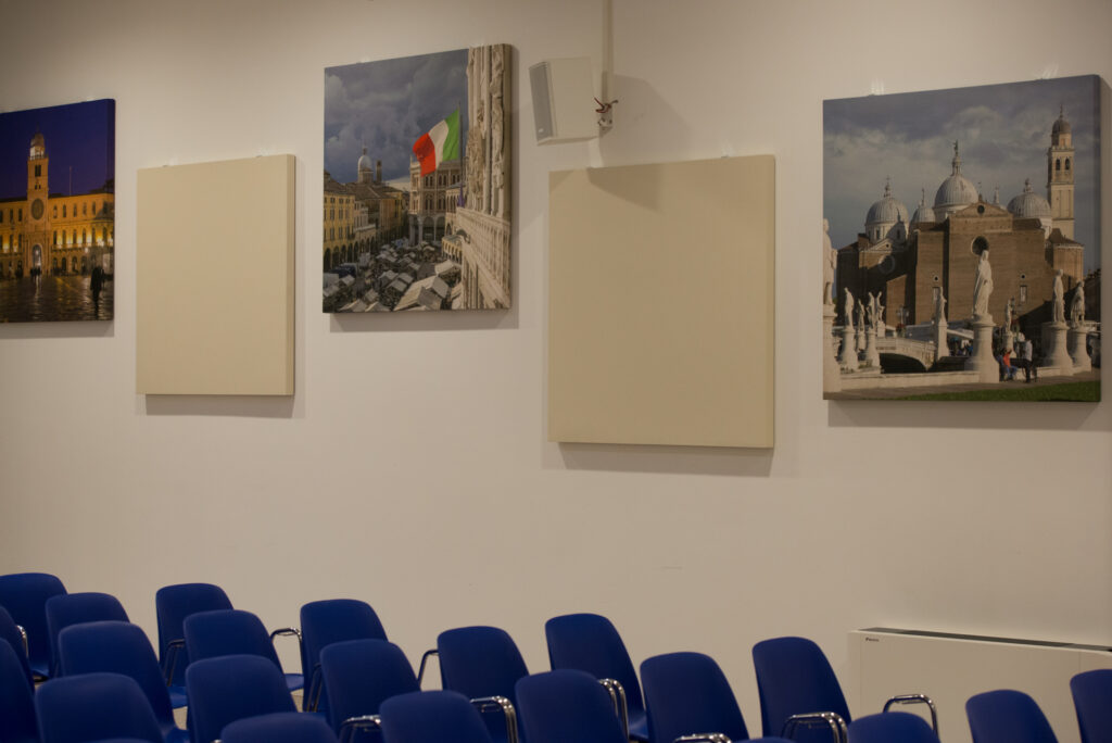 Auditorium Comune di Padova - Pareti decorate con pannelli acustici