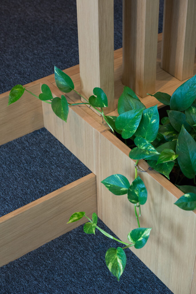 Elementi di verde interno per divisione ambienti – Power Engineering