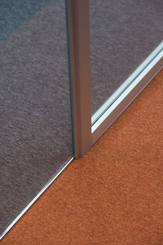 Particolare finitura parete per isolamento acustico – Power Engineering