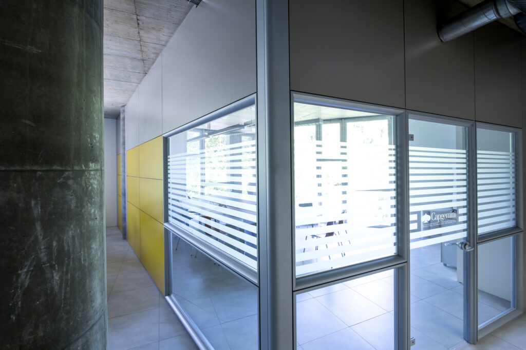 Capgemini La Spezia - Area uffici con pareti divisorie