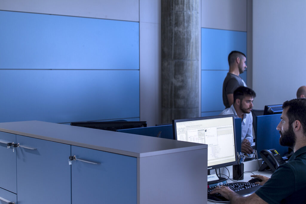 Capgemini La Spezia - Dettaglio ufficio con pareti divisorie