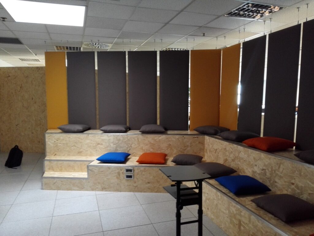 Anfiteatro per incontri e presentazioni – Capgemini Marcon