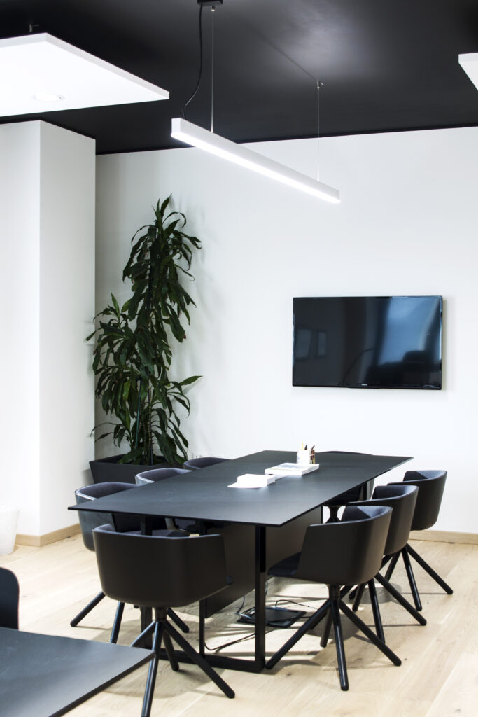 Sala riunioni realizzata per Gibus – Next Office SRL